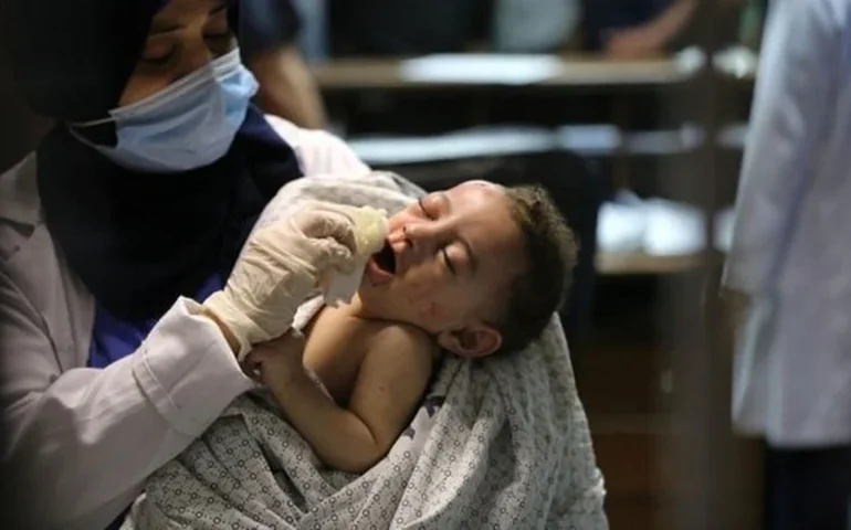 Bebê palestina nasce órfã em cesárea de emergência após mãe morrer em ataque israelense