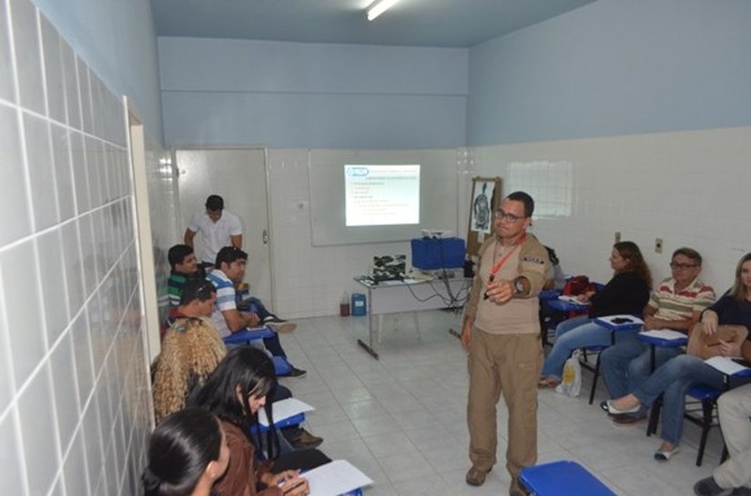 Servidores penitenciários desenvolvem técnicas de combate a incêndio