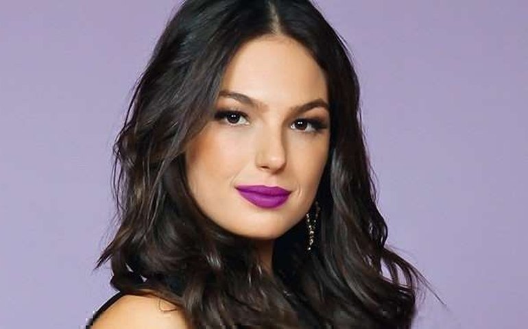 &#8216;Meu mundo&#8217;, diz Isis Valverde ao publicar primeira foto com o filho