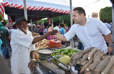 Renan Filho garante recursos para reconstrução de hospital em Cajueiro