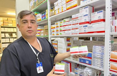 Farmacêutico do Hospital Ib Gatto orienta sobre armazenamento e descarte corretos de medicamentos