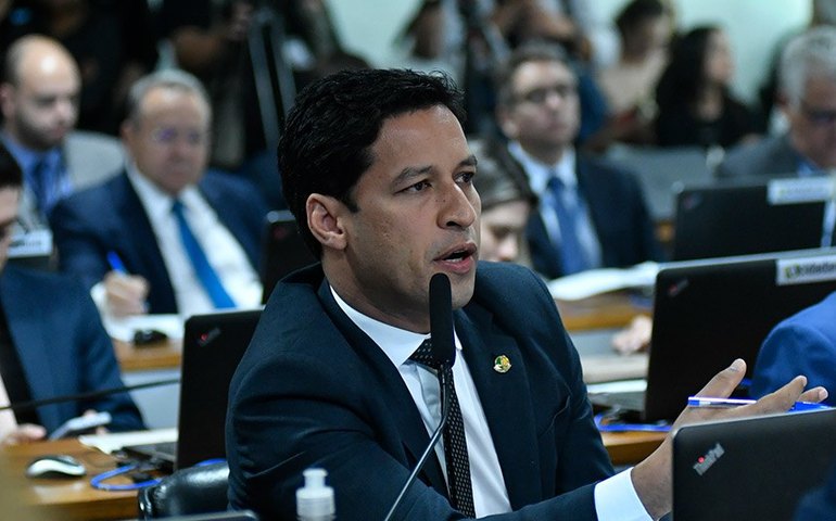 Escolas podem receber doações de pessoas físicas e jurídicas, aprova CAE