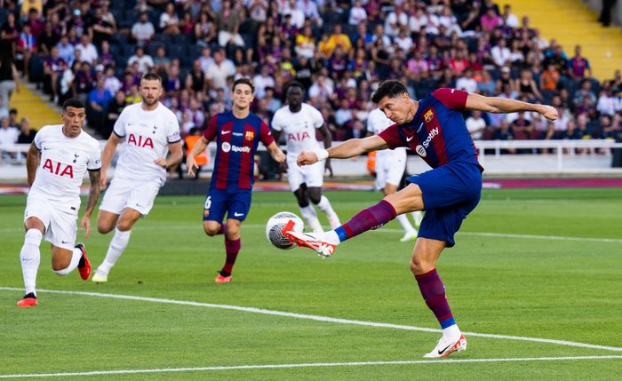 Robert Lewandowski em ação pelo Barcelona Robert Lewandowski em ação pelo Barcelona