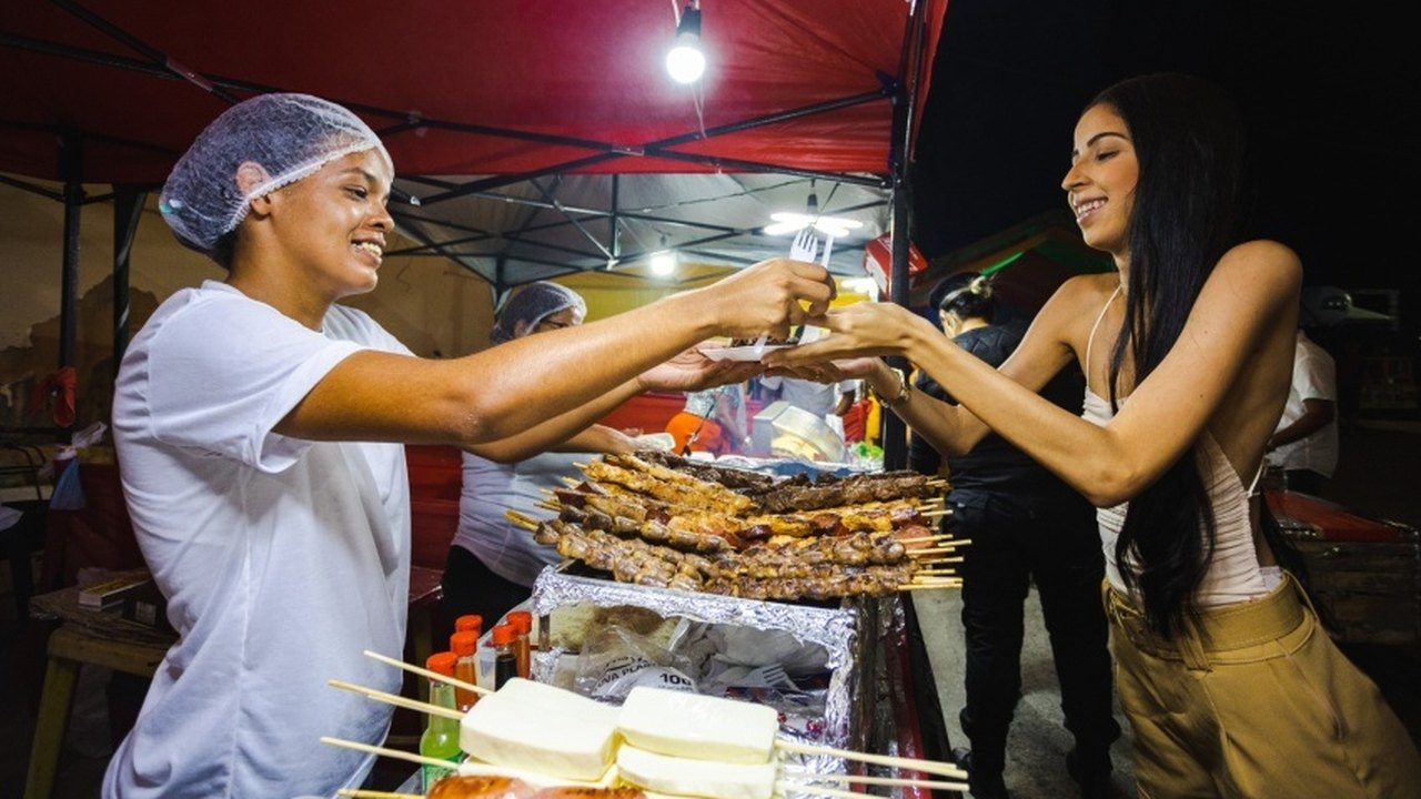 Grupo Alimentação e Bebidas cai 0,57% em agosto ante queda de 0,66% em julho no IPCA-15