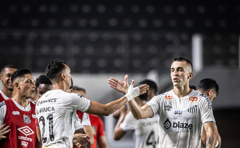 Santos ganha a terceira na Série B, divide liderança com Sport e empurra Guarani para lanterna
