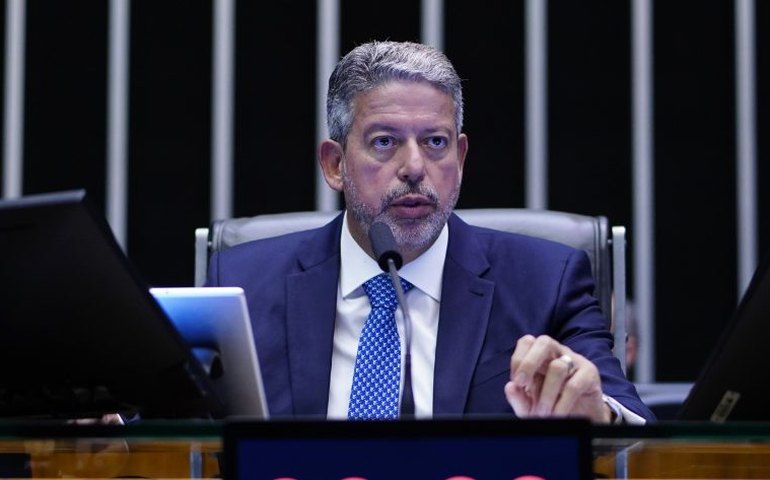 Arthur Lira nega censura e fala em 'direito de se defender' após pedido para retirar reportagens que citam ex-mulher