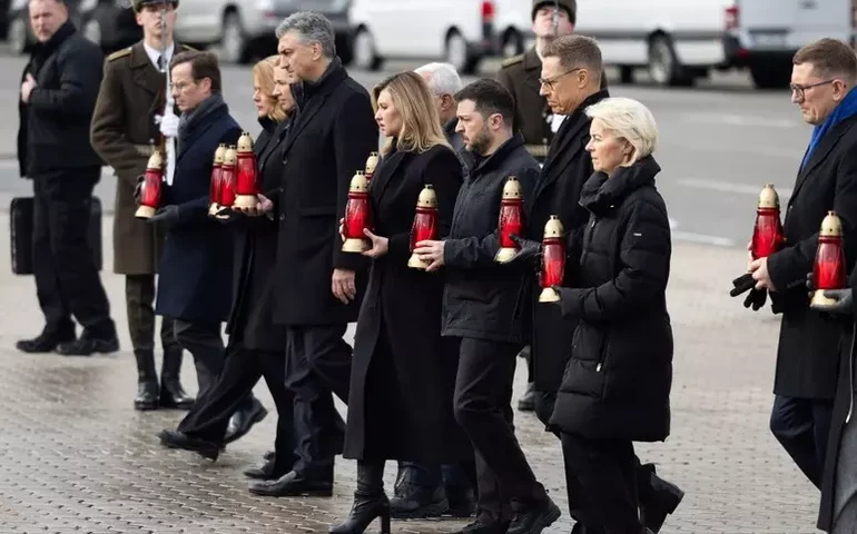 Líderes da UE visitam Ucrânia no 4º aniversário de invasão russa