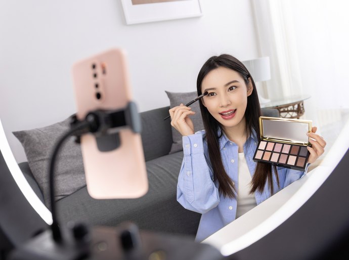 Tendências de beleza no TikTok? Conheça 3 dos estilos de maquiagem mais famosos na rede
