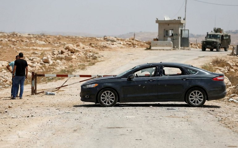 Bebê palestino morre após soldados israelenses atirarem contra carro de civis