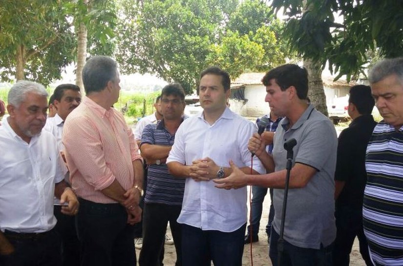 Marcius Beltrão acompanha governador em vistoria a novas rodovias em Penedo