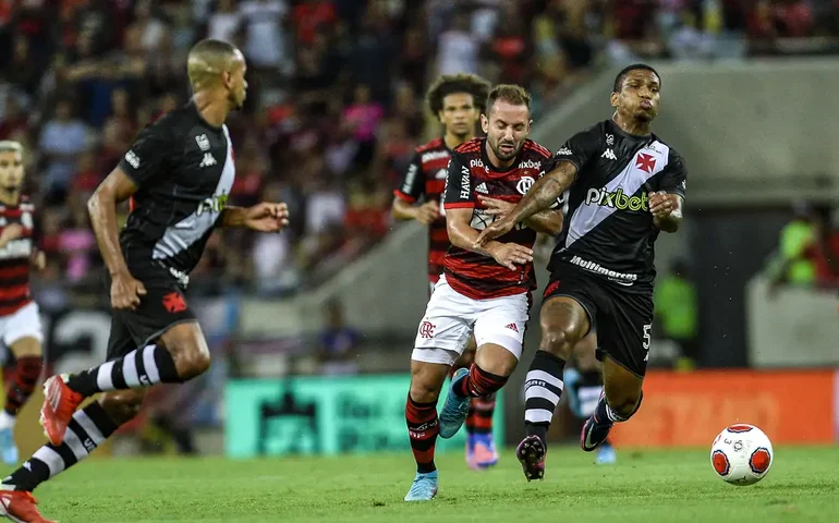 Léo Jardim pega pênalti de Gabigol e Flamengo e Vasco empatam sem gols pelo Carioca