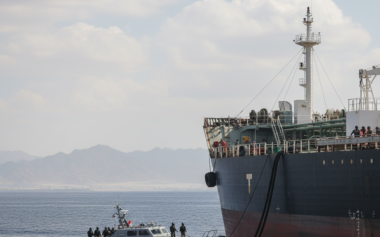 Irã apreende petroleiro no Estreito de Ormuz