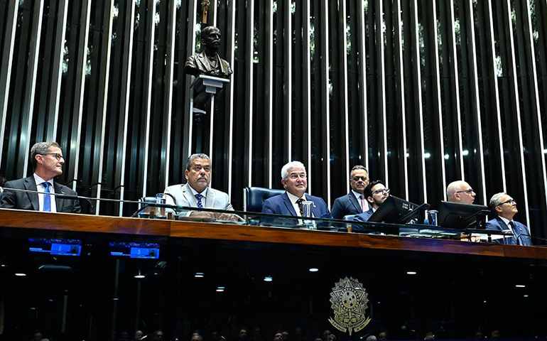 Sessão em homenagem à FAB destaca atuação da força além da defesa