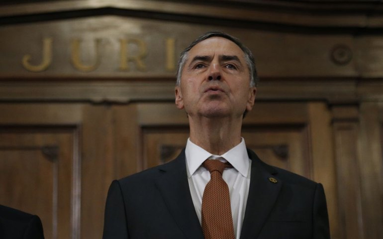 Barroso deixa o STF na sexta e abre terceira vaga para Lula