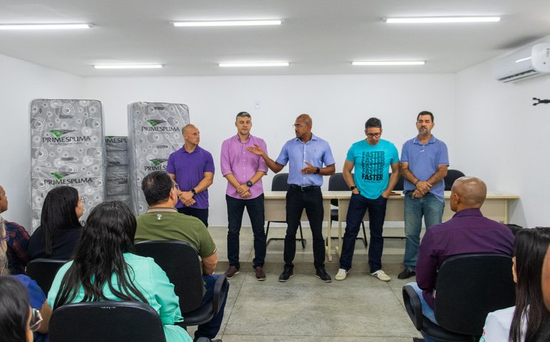 Secretaria de Prevenção à Violência entrega 80 colchões a agentes socioeducativos