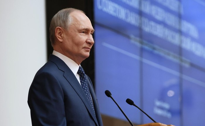 Da decadência à potência: como Putin resgatou a Rússia e a recolocou no centro da geopolítica? Da decadência à potência: como Putin resgatou a Rússia e a recolocou no centro da geopolítica?