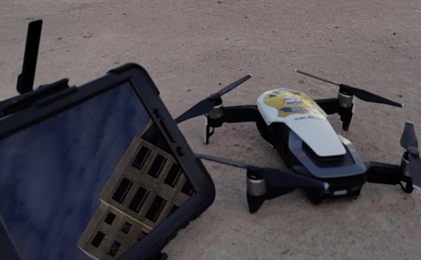 Peritos do Instituto de Criminalística de Alagoas fazem experimentos com utilização de drone