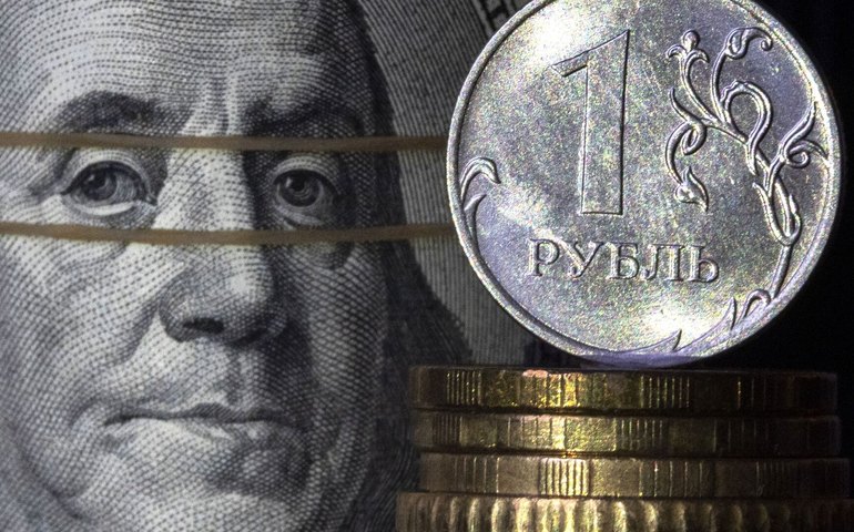 Rublo exibe melhor desempenho no mercado enquanto dólar é vítima da guerra comercial dos EUA