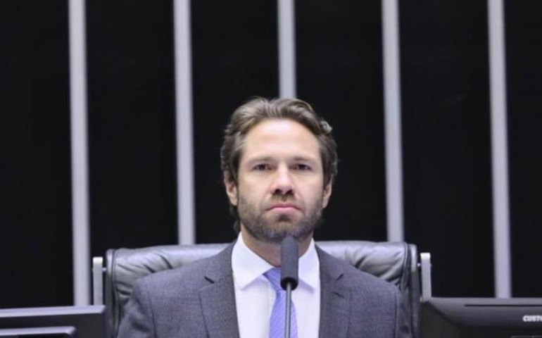 Pedro Vilela ressalta aprovação de PL que retoma obras de creches e escolas