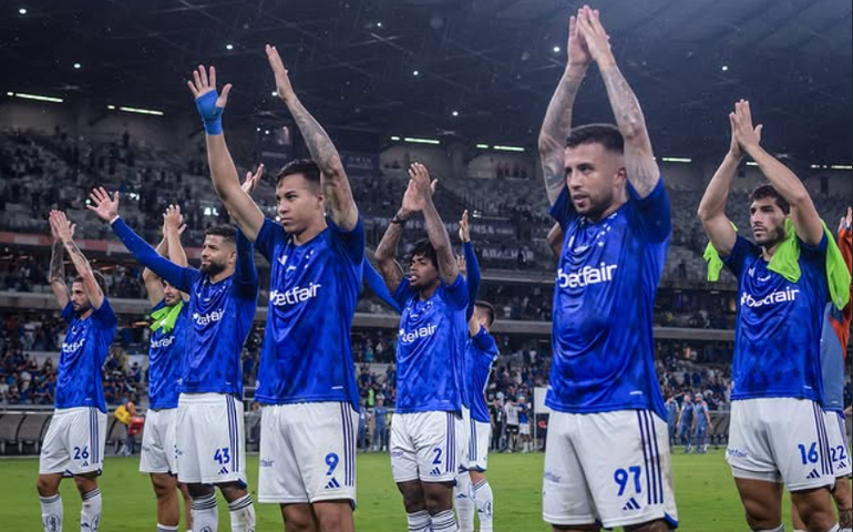 Cruzeiro paga por apatia no 1º tempo, e Racing conquista a Copa Sul-Americana