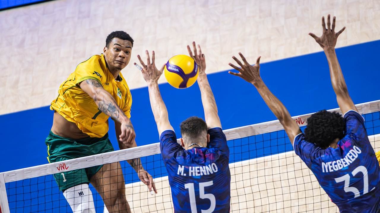 Brasil bate bicampeã olímpica França na Liga das Nações de vôlei