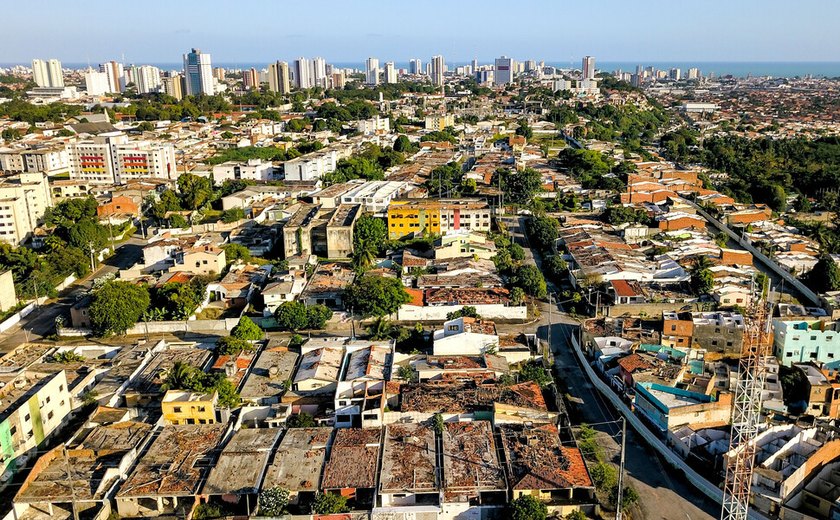 Edifício é demolido no Pinheiro devido a risco de colapso