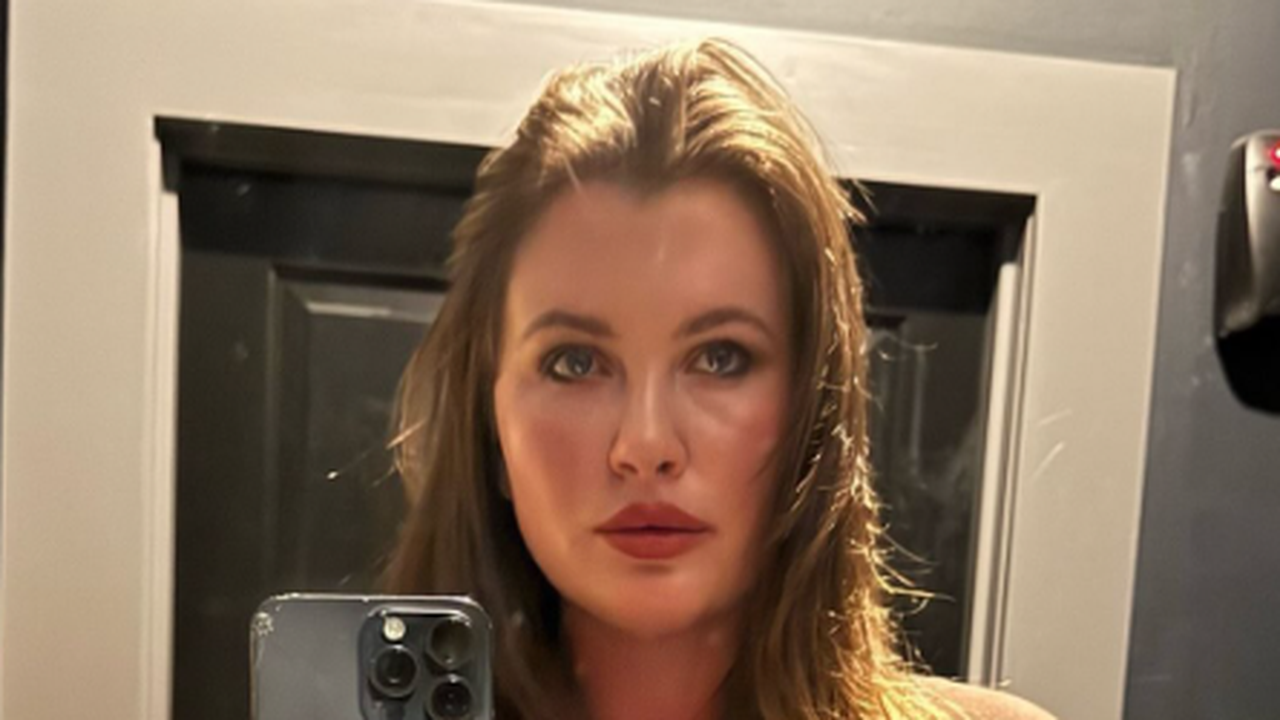 Filha de Alec Baldwin e Kim Basinger, Ireland Baldwin diz ter cortado relações com 'familiares narcisistas'