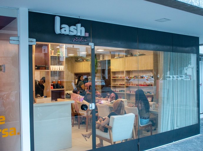 Beleza em evidência: unhas e cabelos ganham protagonismo no Carnaval 2026