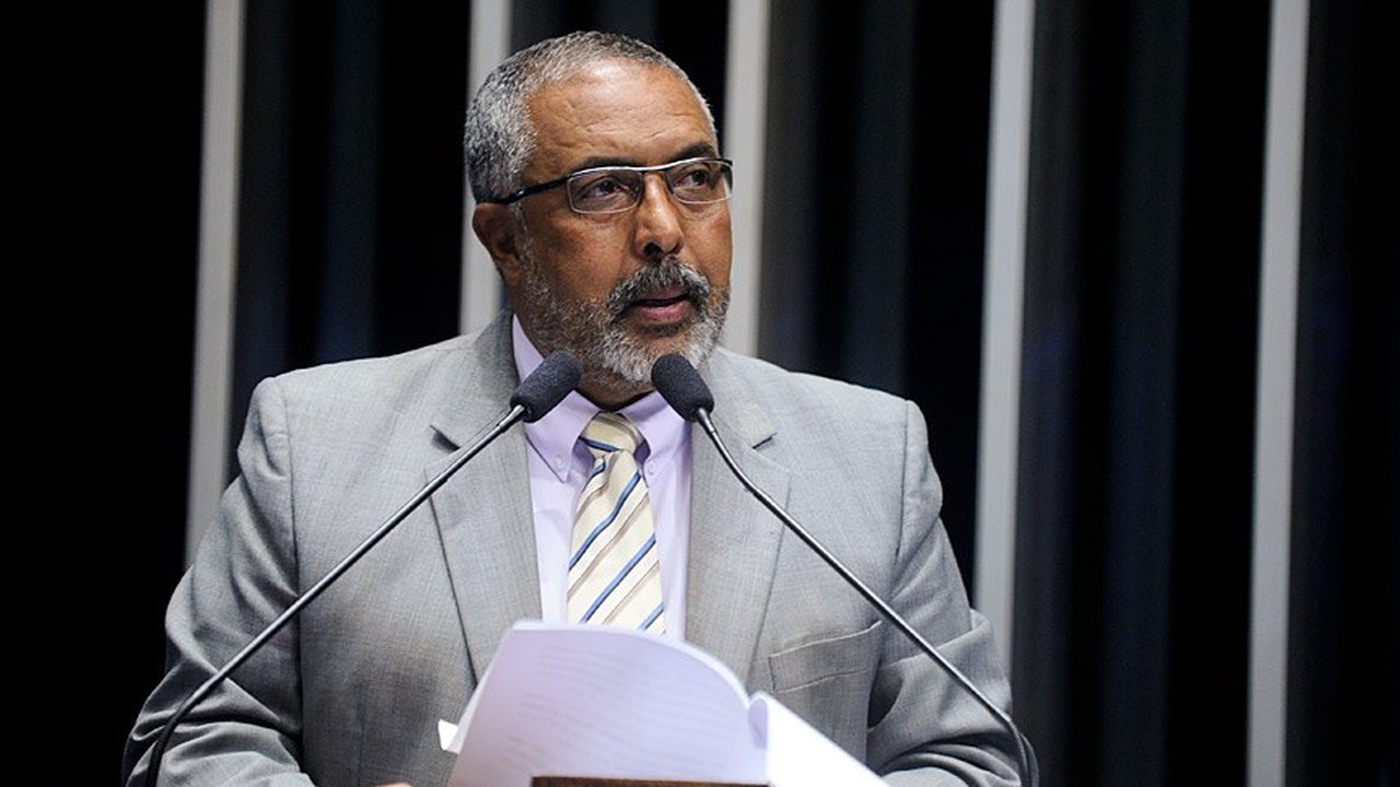 Paulo Paim critica decisão de Gilmar Mendes sobre acordo coletivo de trabalho
