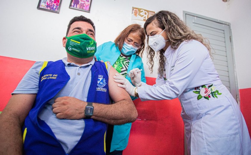 Prevenção a doenças: prefeitura realiza busca ativa de vacinação no Mercado Público Municipal