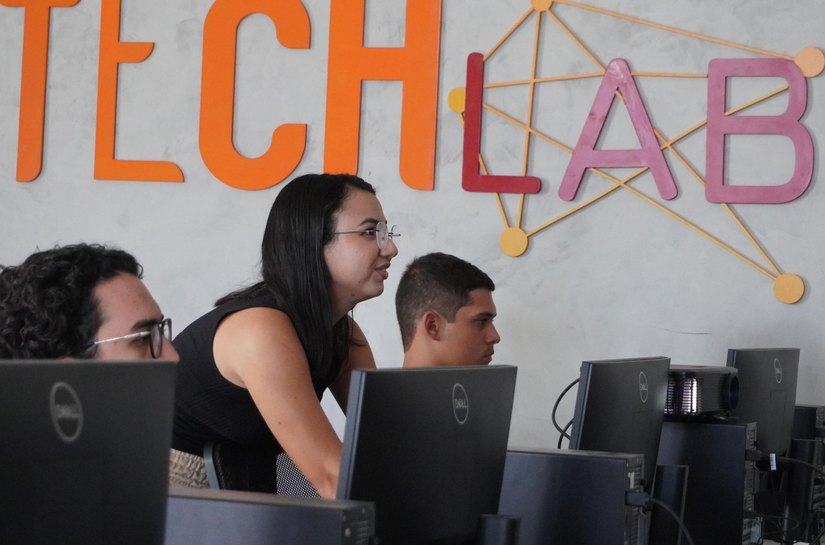 Secti promove capacitações do OxeTech Itinerante em municípios durante o Governo Trabalhando