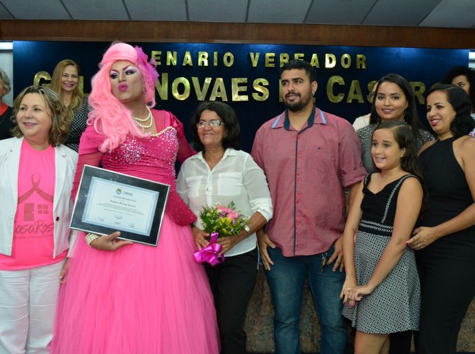 Comenda Linda Mascarenhas é concedida a Robson Barros Correia, a ‘Paty Maionese’