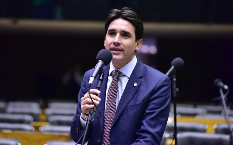 Posse de Maduro é marcada pela força e sem legitimidade, afirma ministro Costa Filho