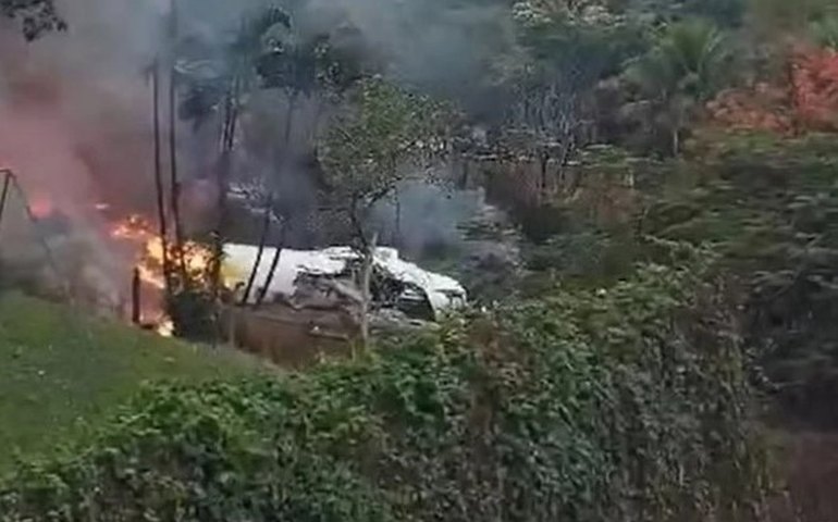 'A gente não sabia se saía ou se voltava': moradores relatam momento da queda de avião