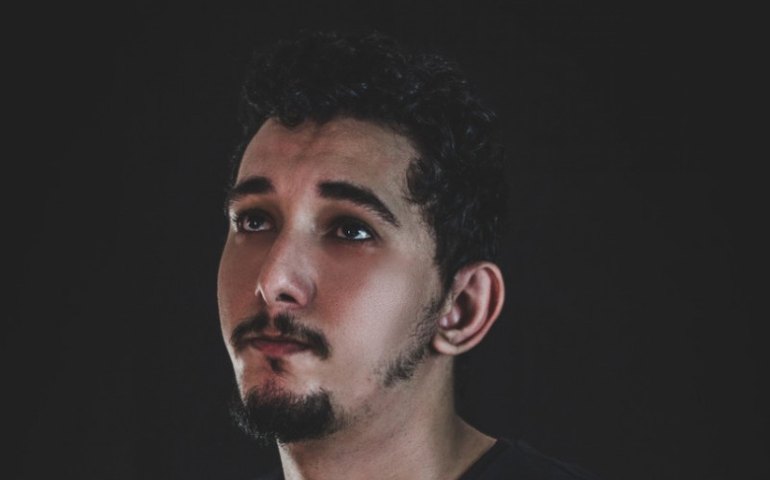 Wyron Roberth: Multi-instrumentista arapiraquense lança 1º álbum falando sobre solidão e depressão