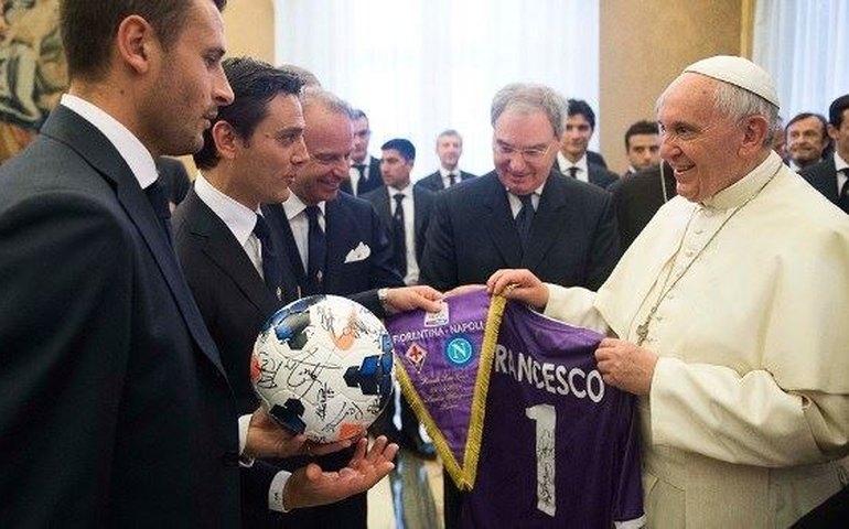 Fã de futebol, Papa ‘abençoa’ início de Mundial no Brasil