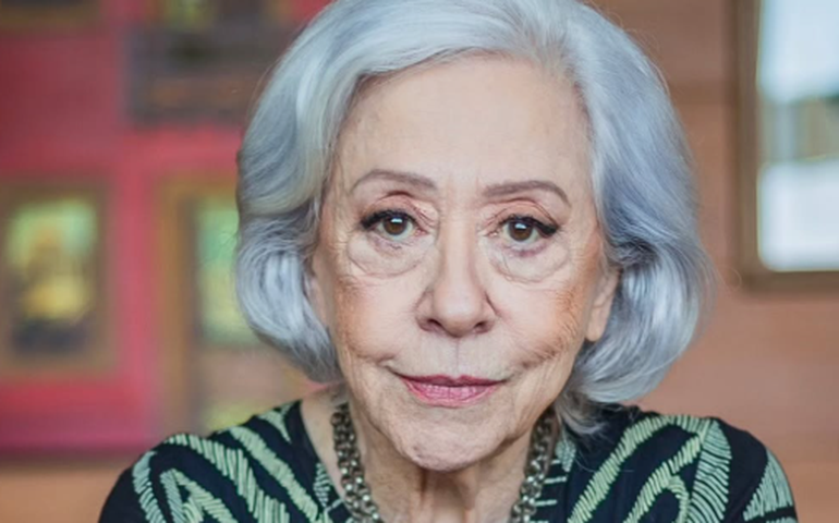 Fernanda Montenegro anuncia turnê teatral pelo Brasil aos 95 anos