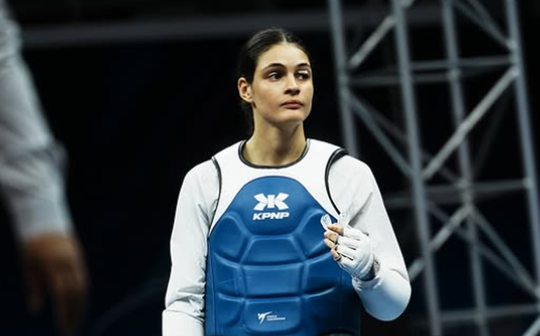 Conheça Maria Clara Pacheco, atleta que fez do fracasso em Paris-2024 seu trampolim para o título mundial no taekwondo