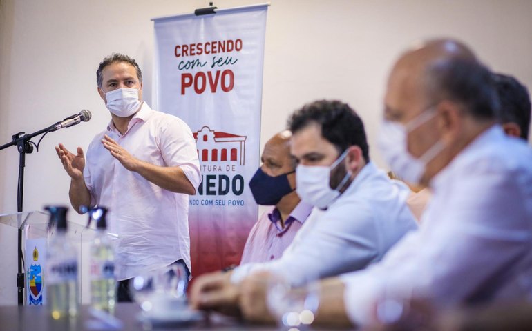 Governador anuncia duplicação entre Maceió e Penedo ao autorizar nova Delegacia Regional no município