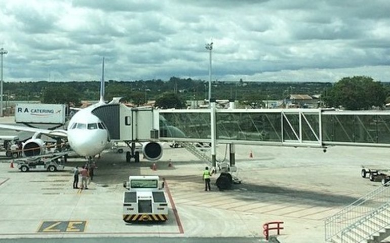 Vidente erra e voo condenado a cair chega a Brasília em segurança