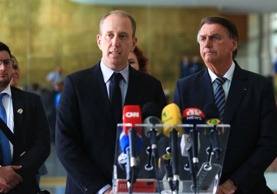 Bolsonaro recebe apoio de prefeitos: “Vamos hipotecar política sadia”