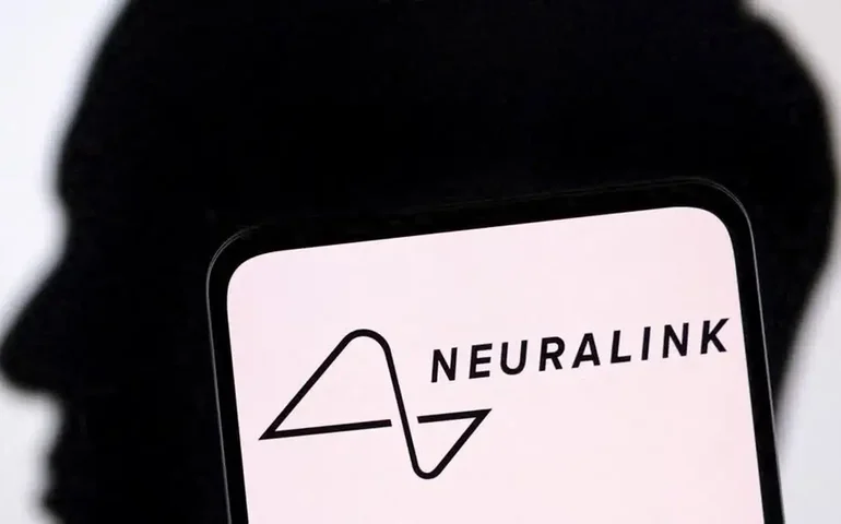 Neuralink: Segunda cirurgia de implante de chip cerebral 'correu bem', diz empresa