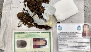 visitante tenta entrar com drogas