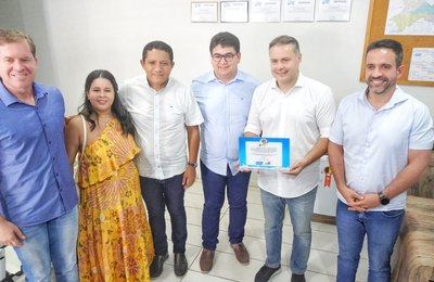 Palmeira dos Índios realiza dia festivo com algumas homenagens