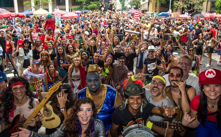 Carnaval: Arranco do Engenho de Dentro leva a maternidade para avenida