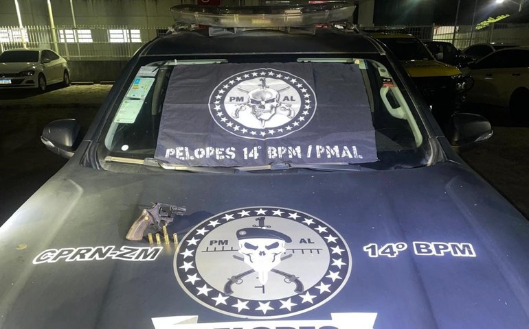 PM flagra crimes de porte ilegal de arma de fogo e receptação em Maceió e Jacuípe