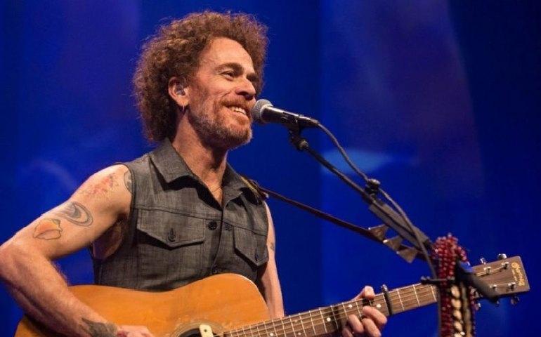 Nando Reis faz 60 anos, anuncia turnê com Titãs e relança disco de 1995