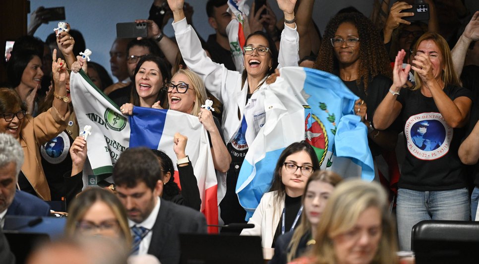 Médicas comemoram aprovação do piso. Fonte: Internet