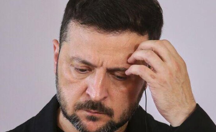 Político questiona a legitimidade de Zelensky para assinar acordos de paz Político questiona a legitimidade de Zelensky para assinar acordos de paz
