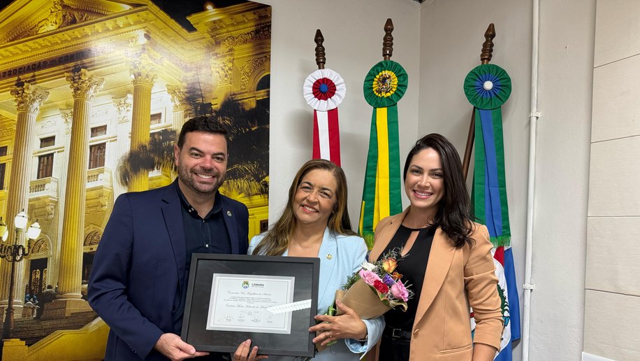 Senadora Eudócia Caldas recebe comenda da Câmara de Maceió